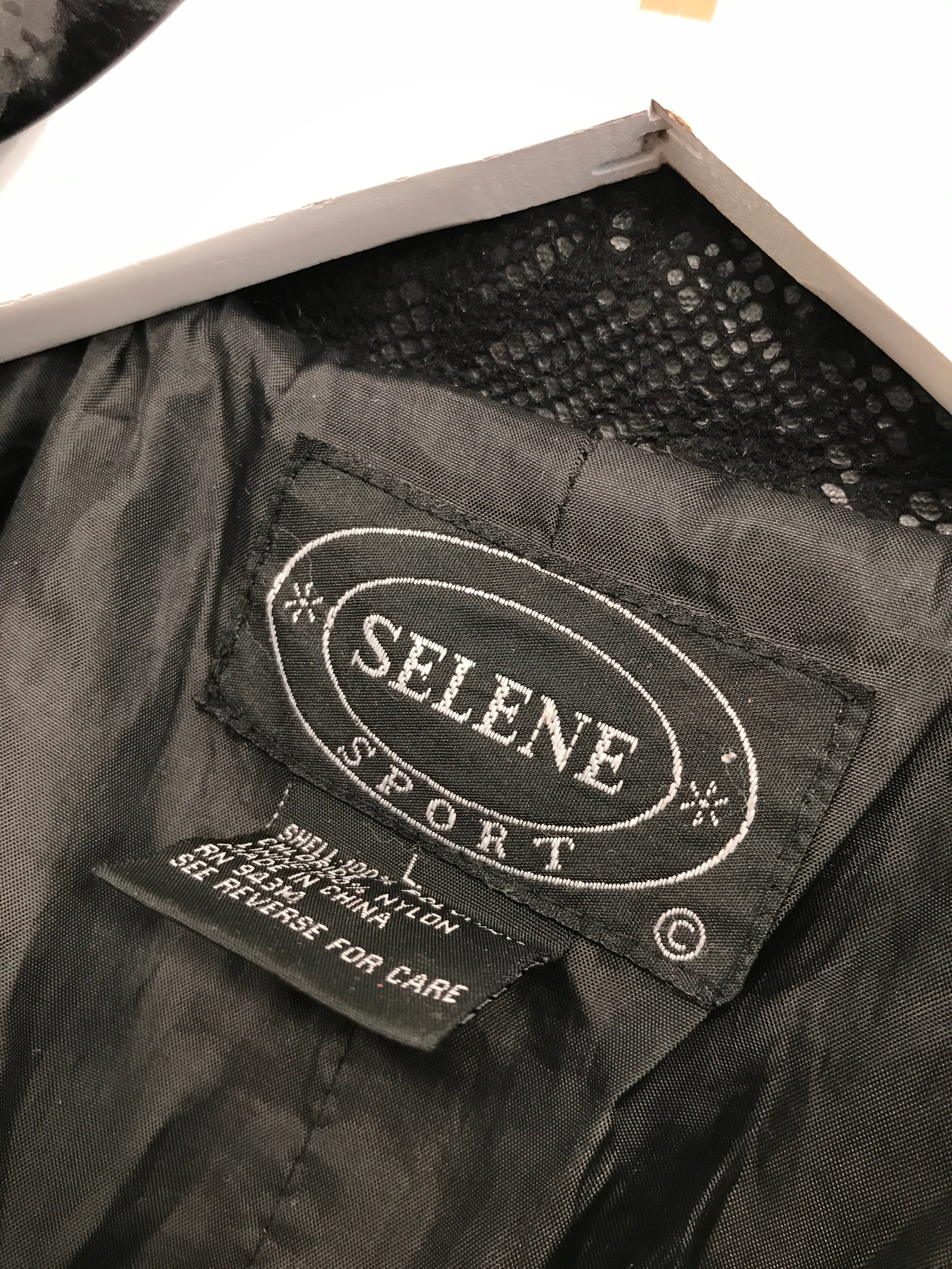 Selene Jakke